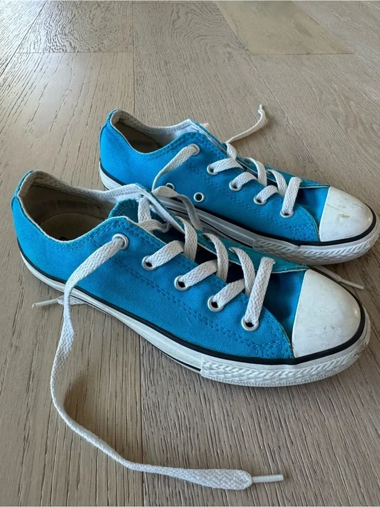 Converse Kids Low-Top Canvas Sneakers in Turquoise Blue