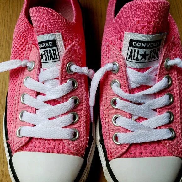 EUC CTAS Converse vintage old school knit vibrant pink (12Y) KICKS