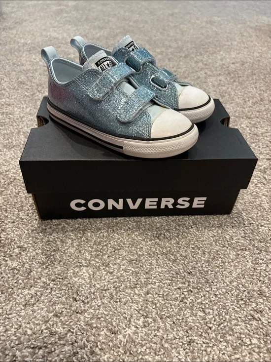 Converse Kids Glitter Velcro Low Top Sneakers in Light Blue