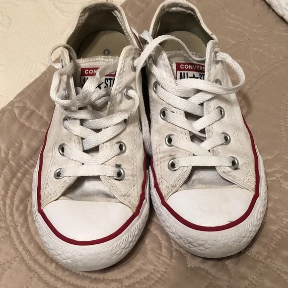 Converse Kids Low-Top Sneakers in White with Red Trim