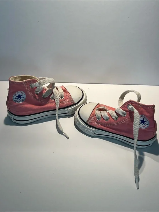 Converse Kids Pink High-Top Chuck Taylor Sneakers