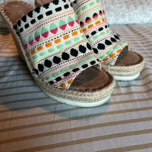 Toms Colorful Geometric Wedges