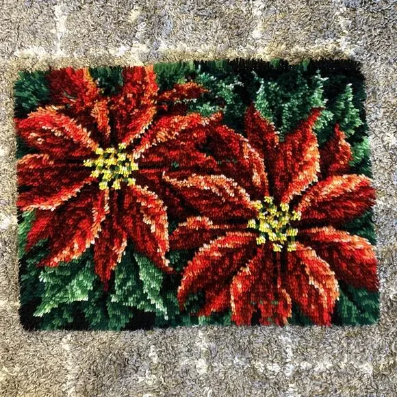 Large Vintage Poinsettia Latch Hook Rug Wall Hanging Christmas Decor 28
