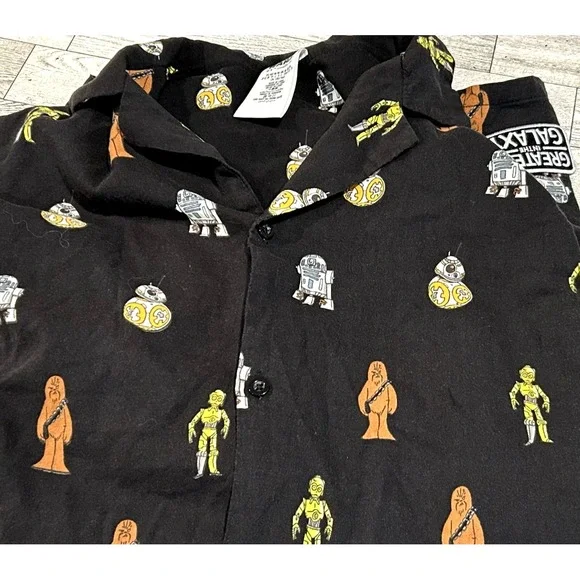 Men's Short Sleeve Button Down Star Wars Black Shirt‎ Disney Store Size MEDIUM