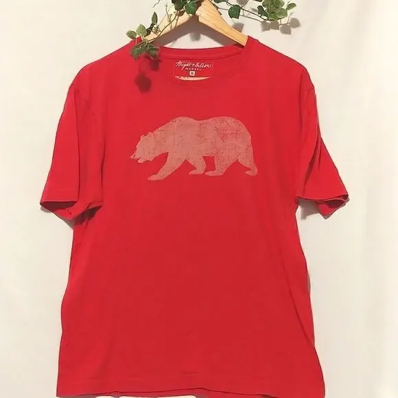 Wright and Ditson. Graphic T-shirt. Size Medium. Great Condition!