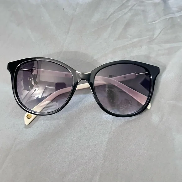 Balmain BL2102 womens Sunglasses black cream gray lense