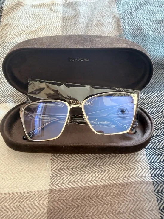 Tom Ford NIP Blue Light TF5945-B glasses with case and cloth. See pics for size