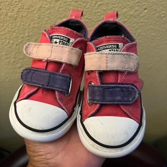 Converse size 6