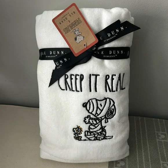 NWT Rae Dunn/peanuts creep it real hand towels