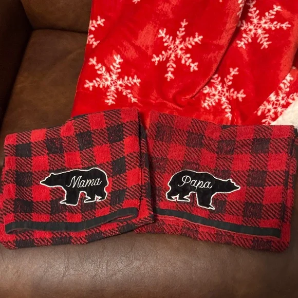 Set of Mama and Papa Bear Hand Towels