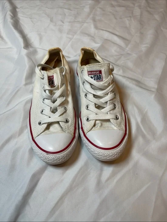 Converse Kids Low Top Sneakers in White with Red Stripe