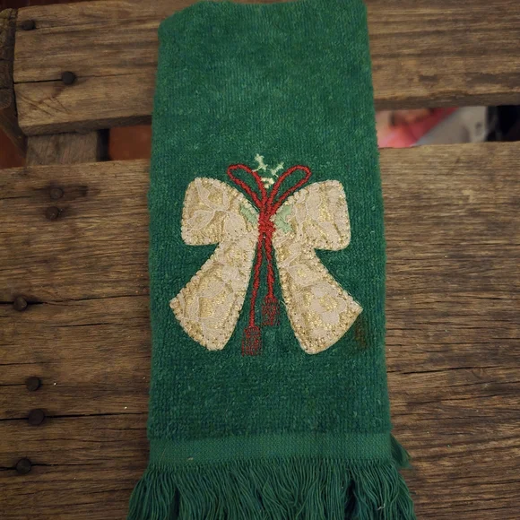 Vintage Christmas Holiday Fingertip Green Towel With Holiday Bow.