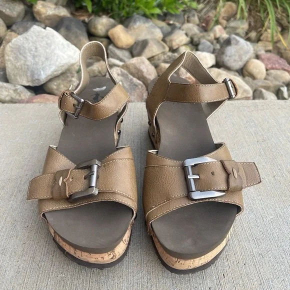 Corky's Size 8 Platform Wedge Sandals Brown Buckle Cork Footbed Lightweight