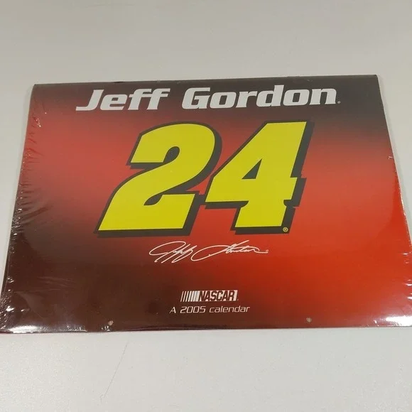 2005 NASCAR #24 Jeff Gordon Wall Calendar 15 x 11‎