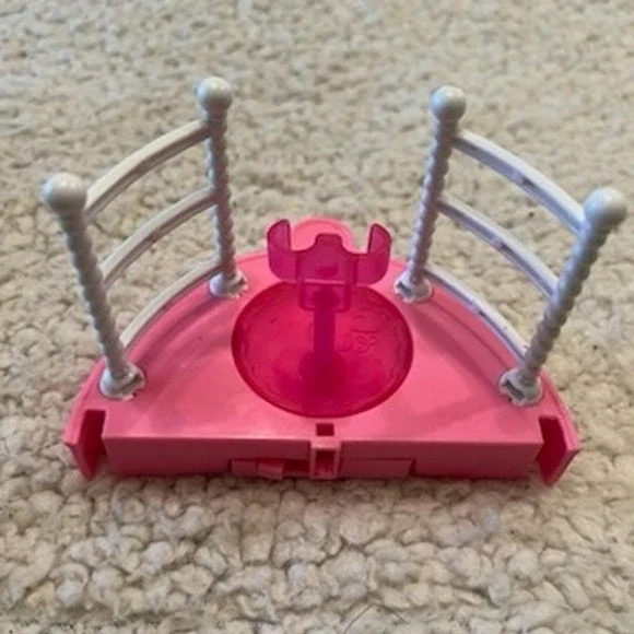 Barbie Pet Show Obstacle Course Ring Accessory Pink &‎ White