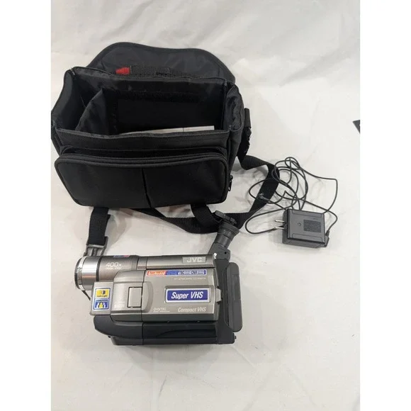 Untested JVC GR-SXM527U‎ Compact SVHS-C Video Camcorder Batteries Charger