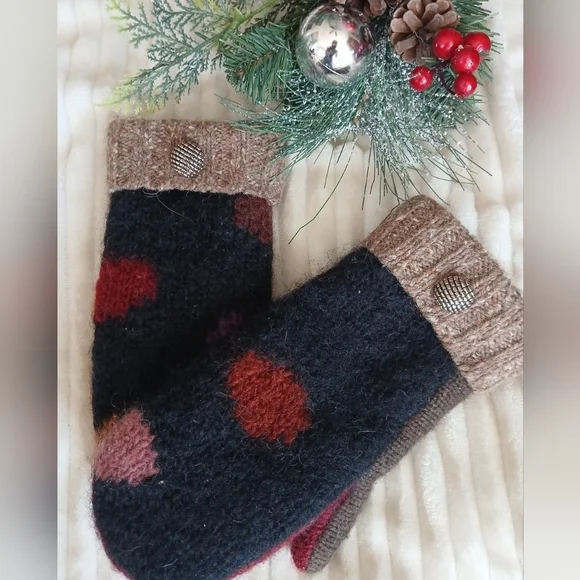 The Ugly Mitten, Hand Made From MAINE. Wool/Fleece Lining. Unique, Medium.