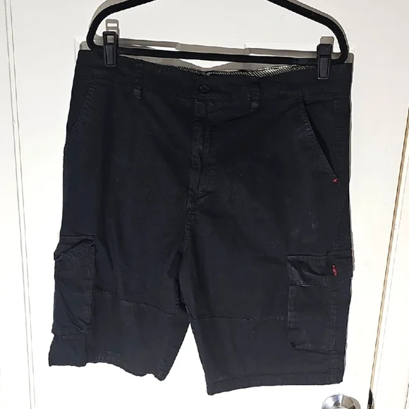 Beverly‎ Hills Polo Club Men's Black Cargo Shorts. Size 38.