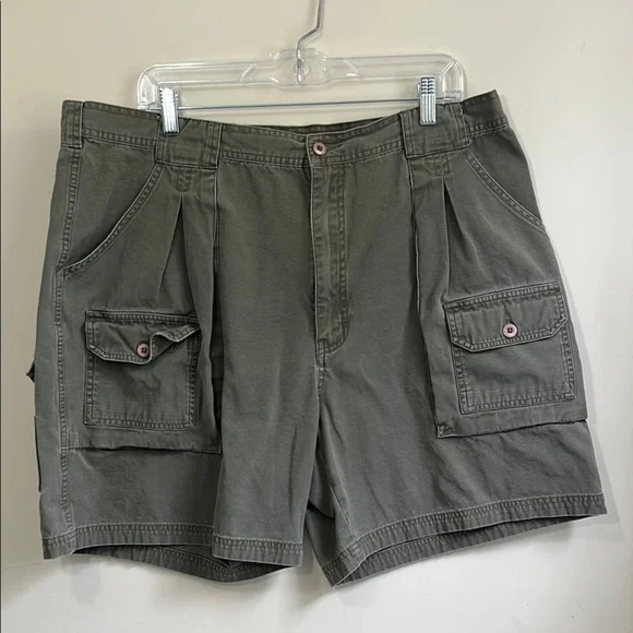 Cabela’s Men’s Cargo Shorts Size 40