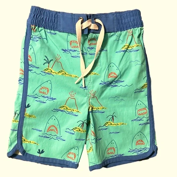 Hanna Andersson Green and Blue Shark and volcano Print Shorts 2T ⭐️