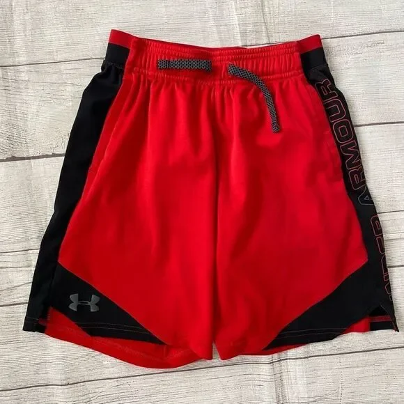 Under Armour youth boys M loose fit heatgear pull on athletic shorts red&black
