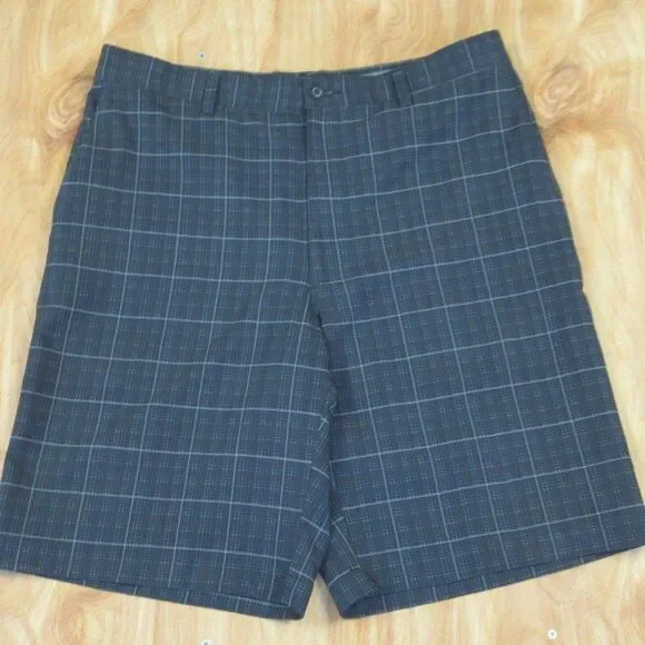 PGA TOUR Golf Performance Stretch Bermuda Shorts Men's Size 36 (35)‎ Black Plaid