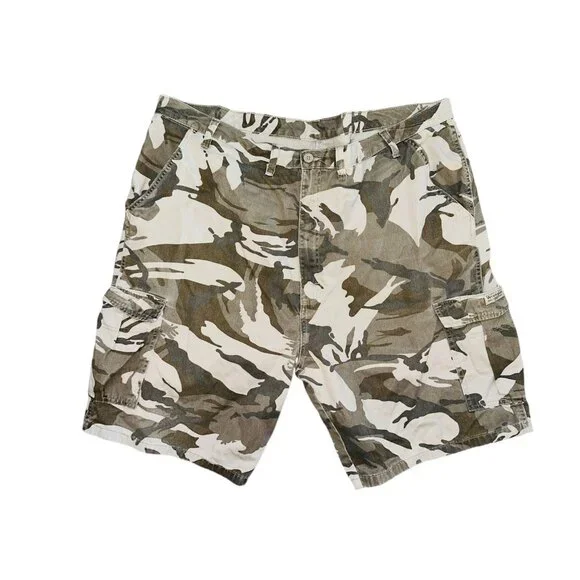 B2 Wrangler Cargo Camo Green Shorts Men's Size 44
