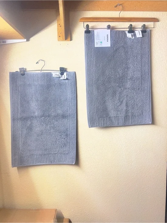 NWT Set of 2 Plush Gray Bath Mats