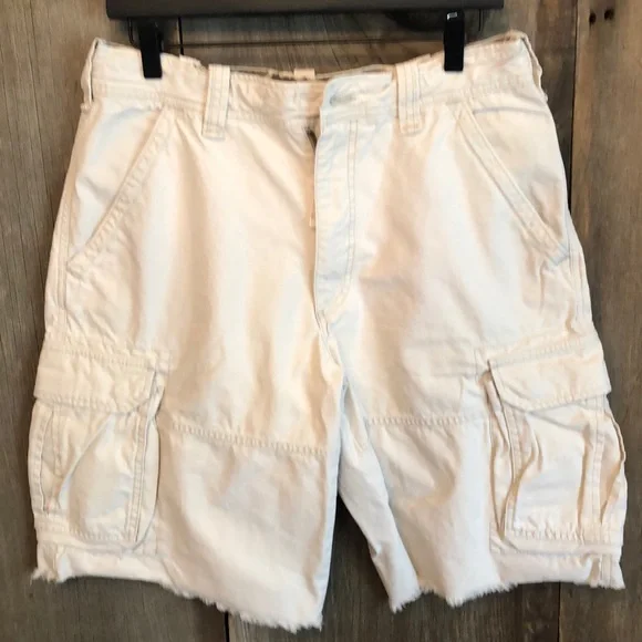 Old Navy Surplus Cargo Shorts in Light Khaki Size 32 Men’s