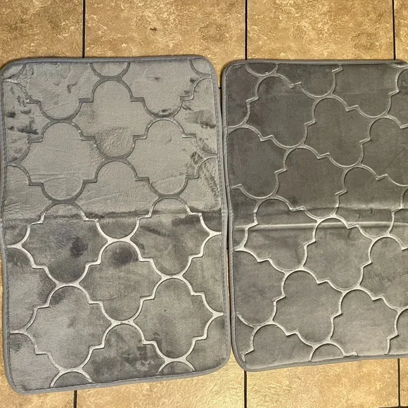 Gray Bath Mat Set