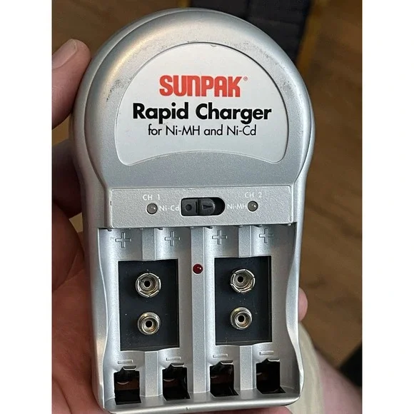 Sunpak Model V-3969 Rapid Charger For Ni-MH And Ni-Cd Batteries