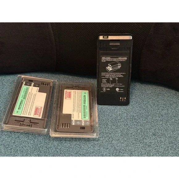 Motorola SLN 9700A Travel Battery Charger With‎ 2 Batteries
