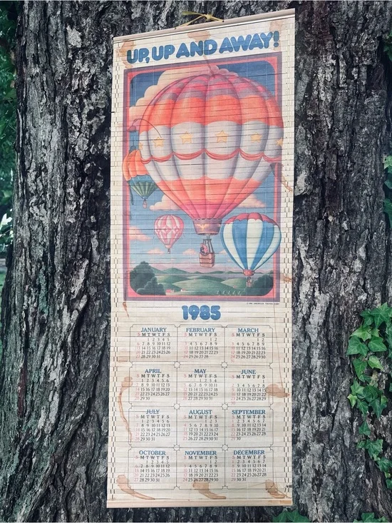 Vintage 1985 Hot Air Balloon Bamboo Roll Up Calendar Wall Hanging Americana