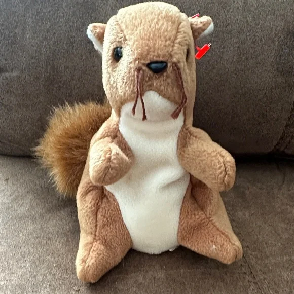 Ty Beanie baby Nuts Charming Brown and White Squirrel Toy for Small Pets