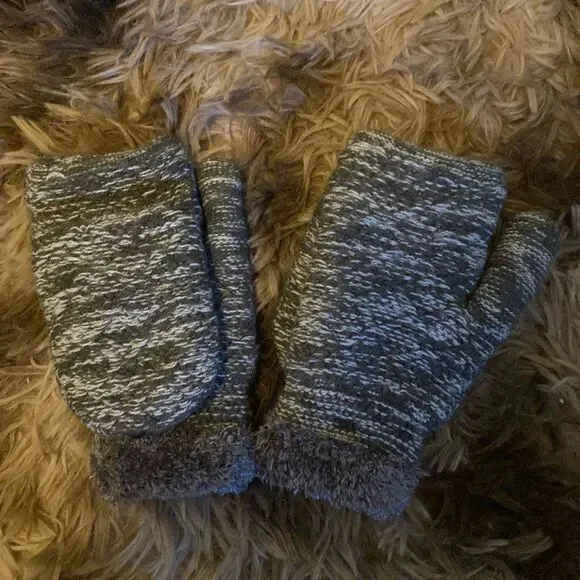 NWOT Sonoma soft & cozy mittens