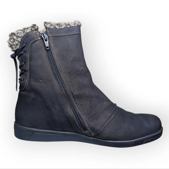 Cloud Footwear Navy Leather Faux Shearling Boot Portugal Sz 9.5-10 - NO OFFERS