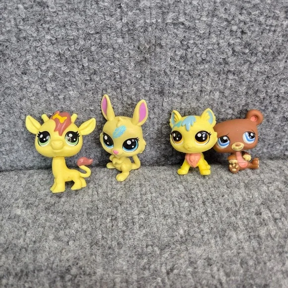 Lot of 4 Littlest Little Pet Shop Authentic Rabbit Bear‎ Giraffe Jimbo Lucky Cat
