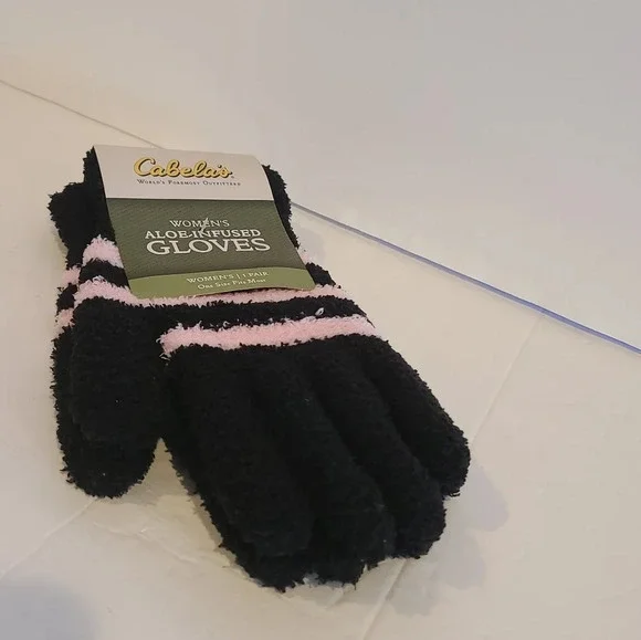 NWT Cabela's Women's Aloe refused sz.one gloves