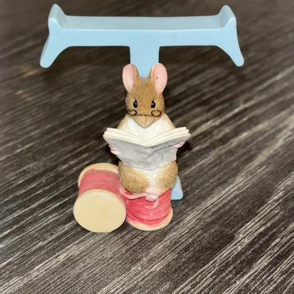 Peter Rabbit Alphabet Figurine Enesco 2005 Letter T Tailor Of Gloucester A5012
