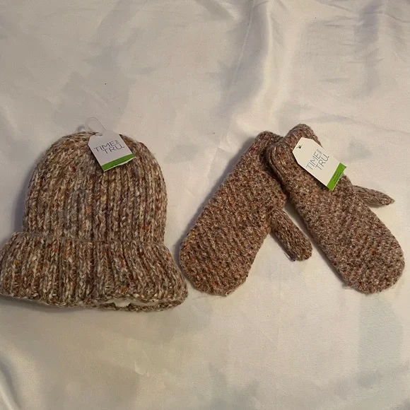 Time and Tru Women’s Lined Warm Knit Hat and Mittens Set - Brown and Tan,‎ NWT