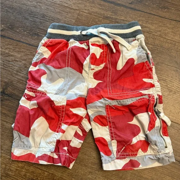 Mini Boden Red and grey camouflage Shorts cargo‎ 2T