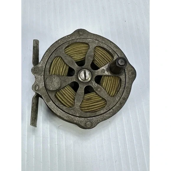 Vintage Skelton Fly Fishing Reel Unbranded 60 Made in USA Barn Find Bakelite