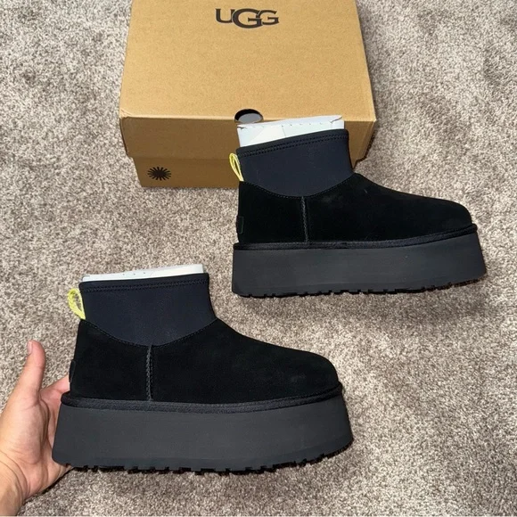 New Women’s UGG Classic Mini Dipper Cozy Ankle Boots Black Platform