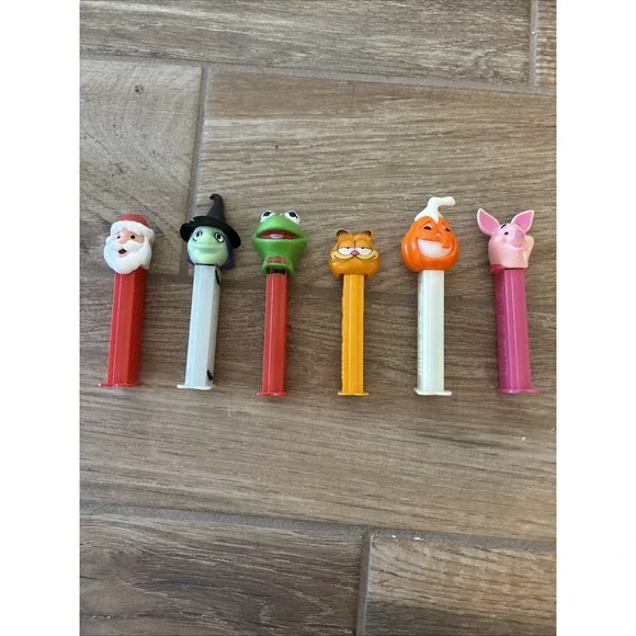 Vintage Halloween/ X-mas/ Disney/kermit/ Garfield‎ Pez Dispensers Lot Of 6