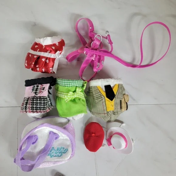 Zhu Zhu Pets Hamster Blanket & Bed lot green blue bag costume Leash Hat