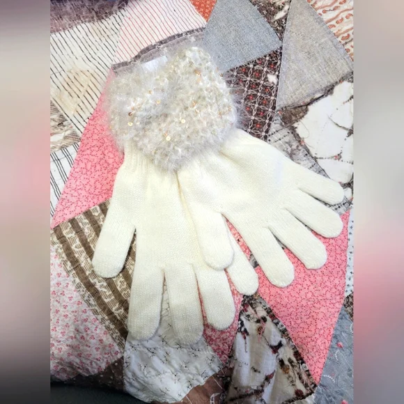 Nwt Amanda Blu knit mohair style sequin cuff gloves