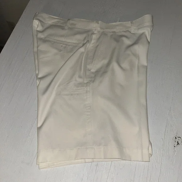 PGA Tour‎ Golf Shorts Men's 38 - 65% Cotton - Ivory