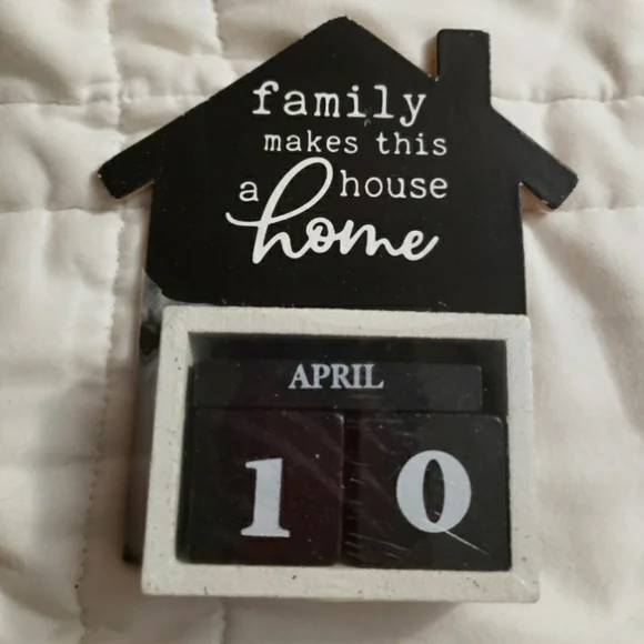 NWT 3D forever reusable calendar