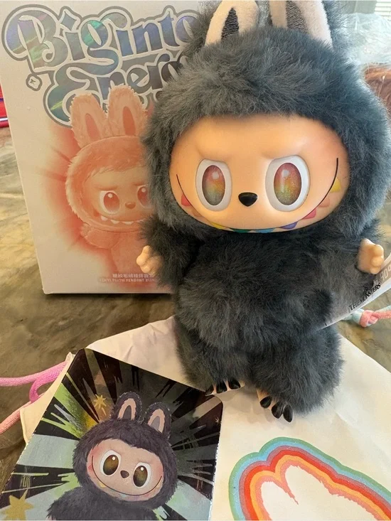 ULTRA RARE Big Into Energy Labubu HIDDEN Rainbow smile eyes BLACK GREY BAG CHARM