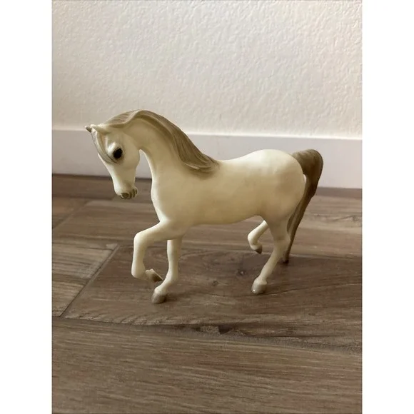 Breyer Horse Prancing White Mare 1986‎ Reeves International Vintage Toy